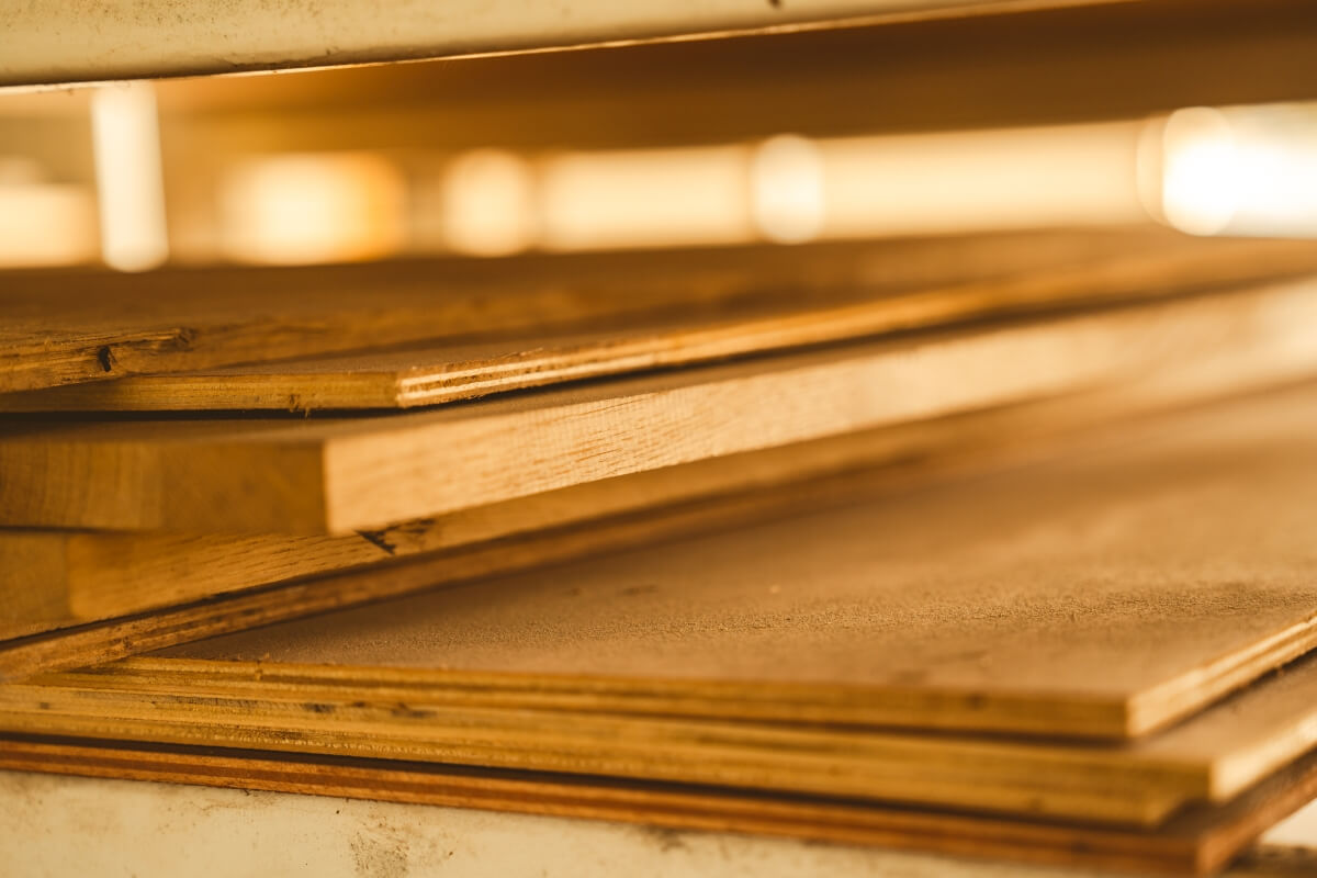 sterta płyt wykonanych ze sklejki